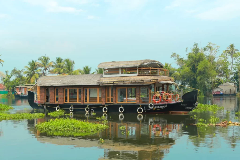 Luxury Houseboats in Alleppey