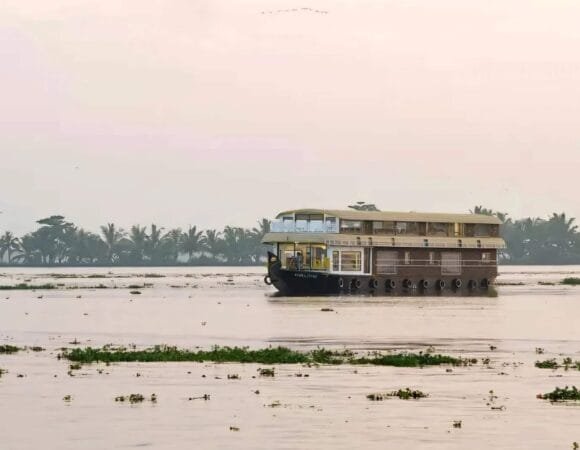 2 Bedroom Ultra Luxury Houseboat