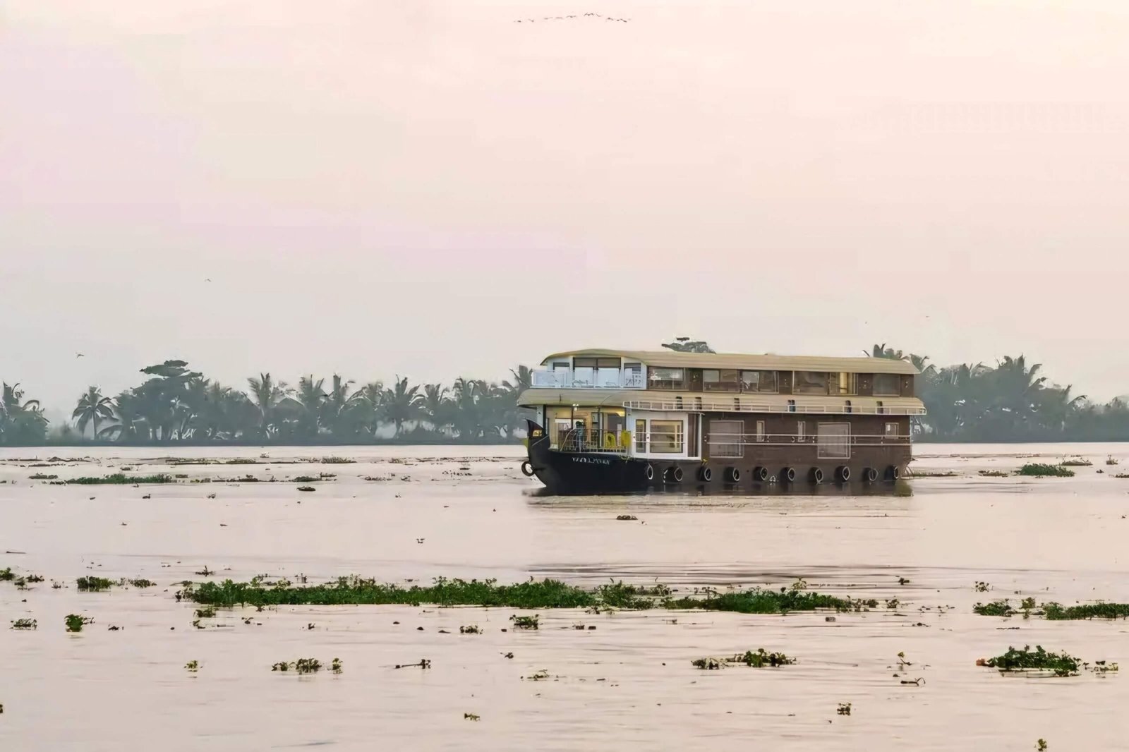 2 Bedroom Ultra Luxury houseboat