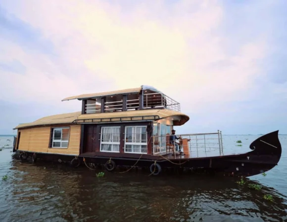 1 Bedroom Premium Houseboat
