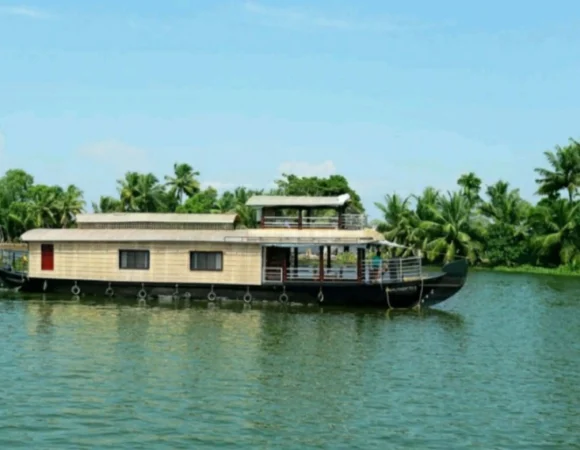 2 Bedroom Deluxe Houseboat