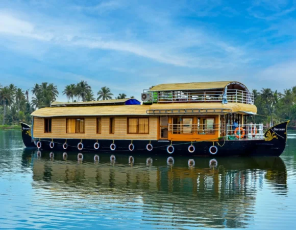 2 Bedroom Premium Houseboat