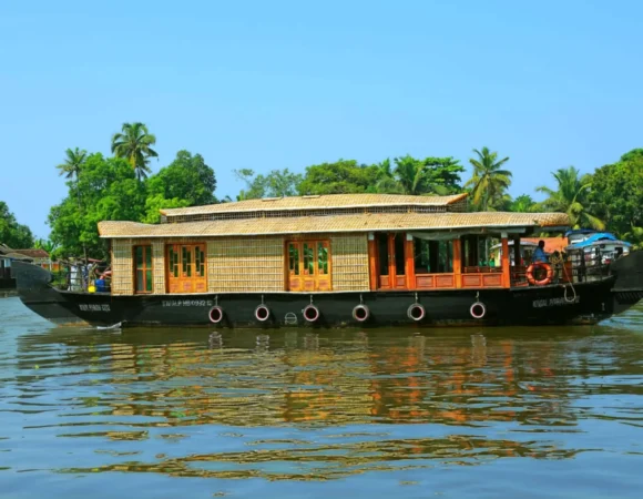 1 Bedroom Premium Houseboat