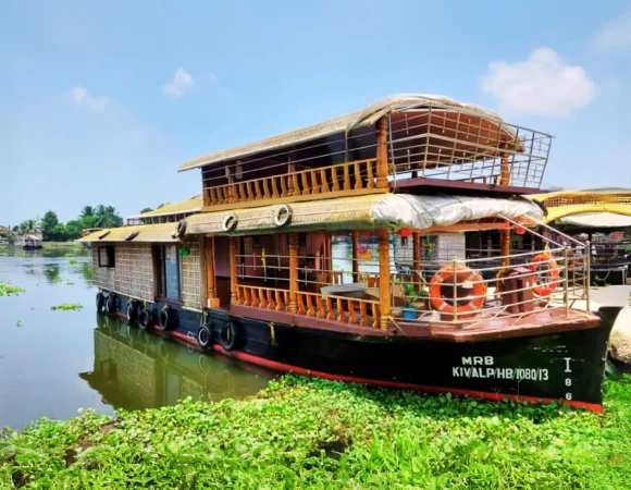 1 Bed Room Deluxe Houseboat