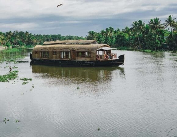 2 Bedroom Premium Houseboat