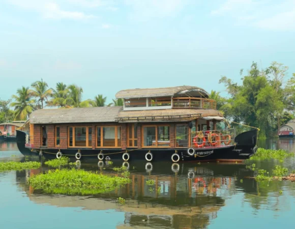 1 Bedroom Premium Houseboat