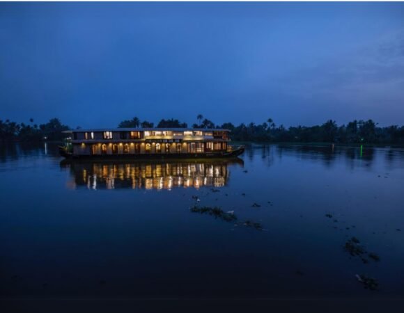 6 Bedroom Premium Houseboat