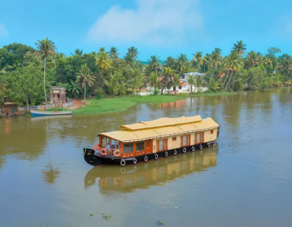 3 Bedroom Premium Houseboat