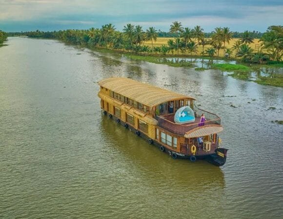 1 Bedroom Ultra Luxury Houseboat