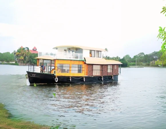 1 Bedroom Luxury Houseboat