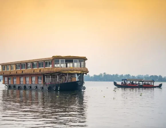 10 Bed room Deluxe Houseboats