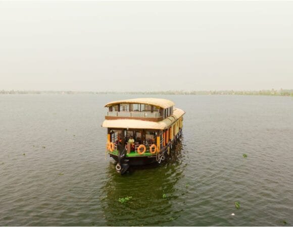 2Bedroom Luxury Houseboat