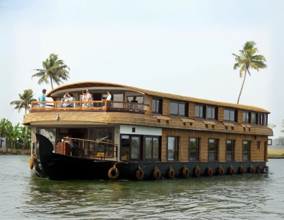 5 Bedroom Ultra Luxury Houseboat