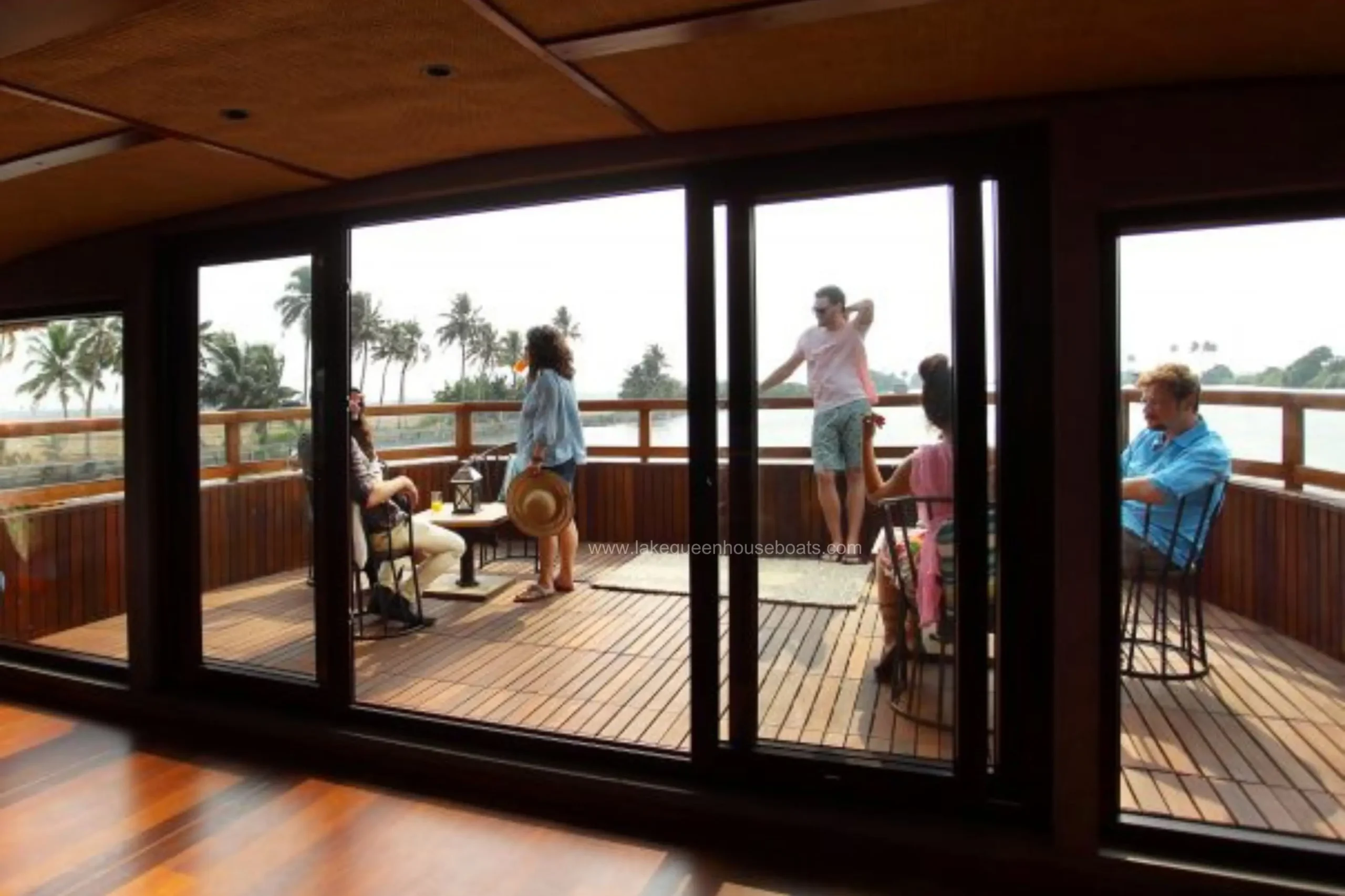 5 Bedroom Ultra Luxury Houseboat (8)