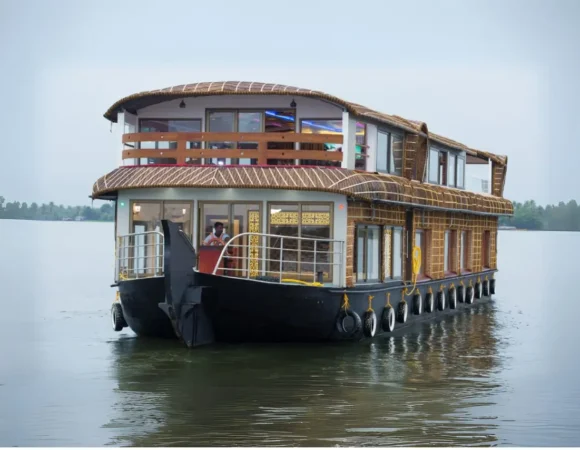 6 Bedroom Ultra Luxury Houseboat