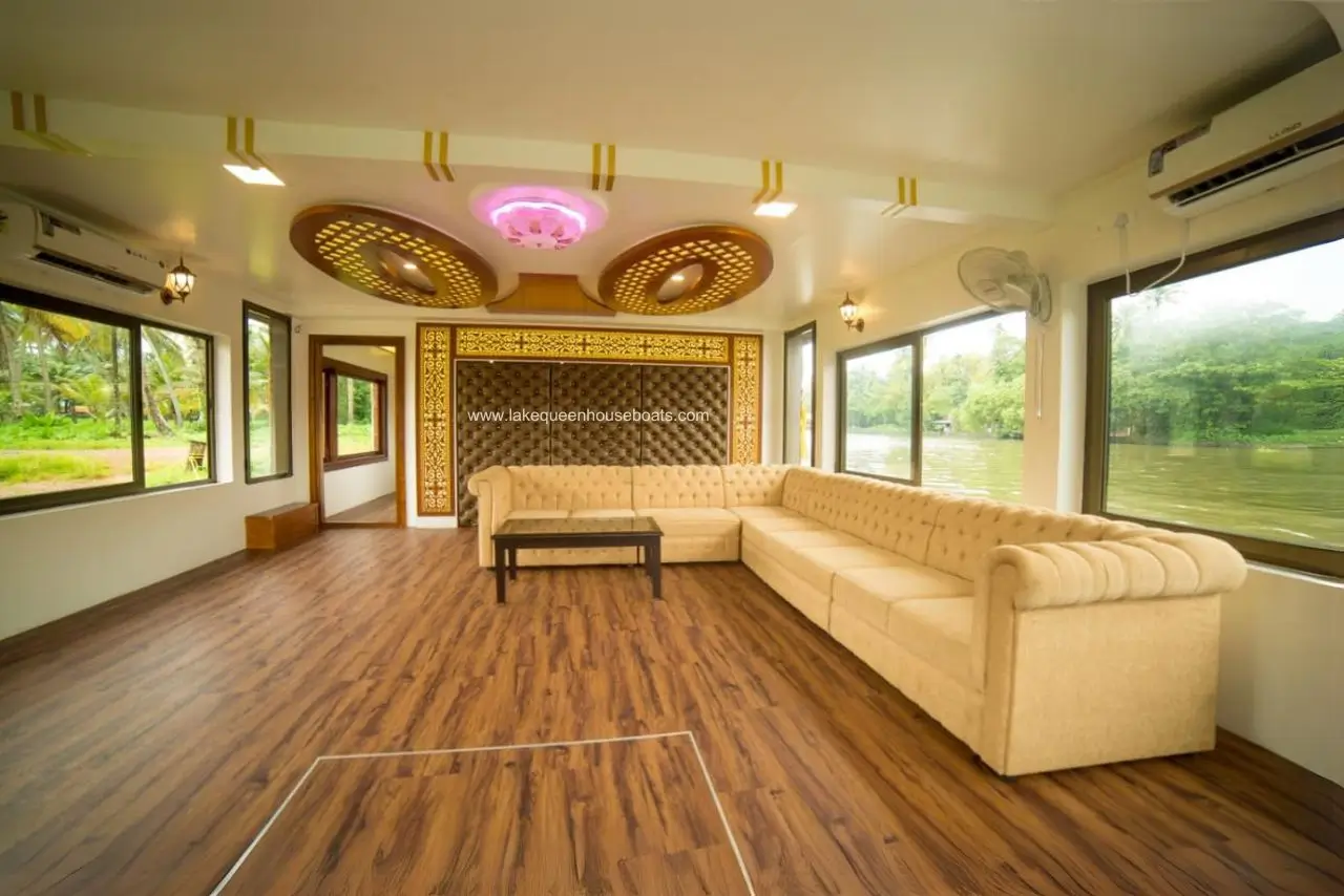 6 Bedroom Ultra Luxury Houseboat (4)