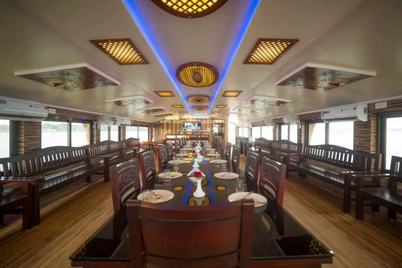 6 Bedroom Ultra Luxury Houseboat (7)