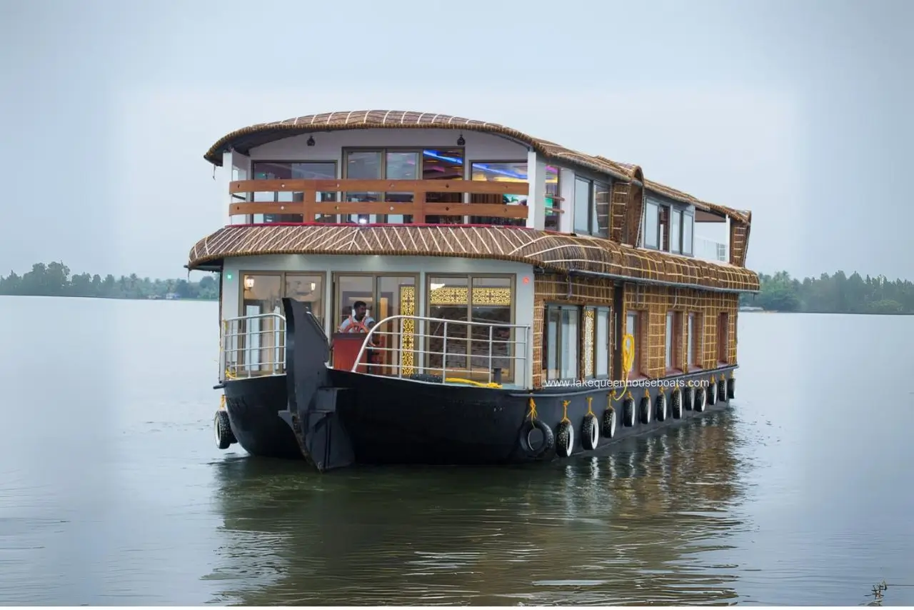 6 Bedroom Ultra Luxury Houseboat