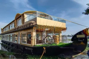 Luxury 7 Bedroom Houseboat