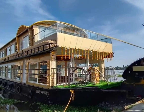 Luxury 7 Bedroom Houseboat