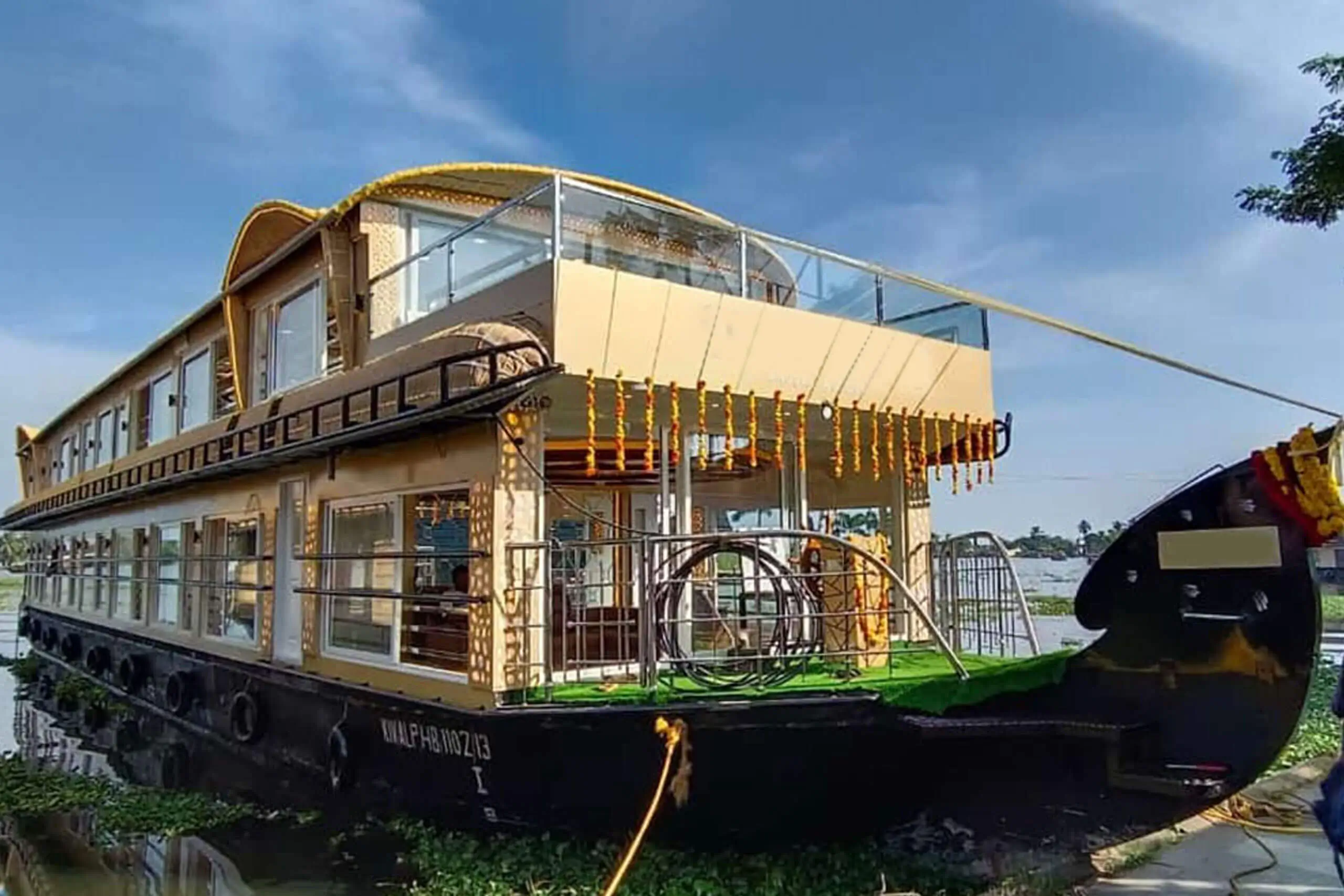 7bedroom-luxury-houseboat-alappy
