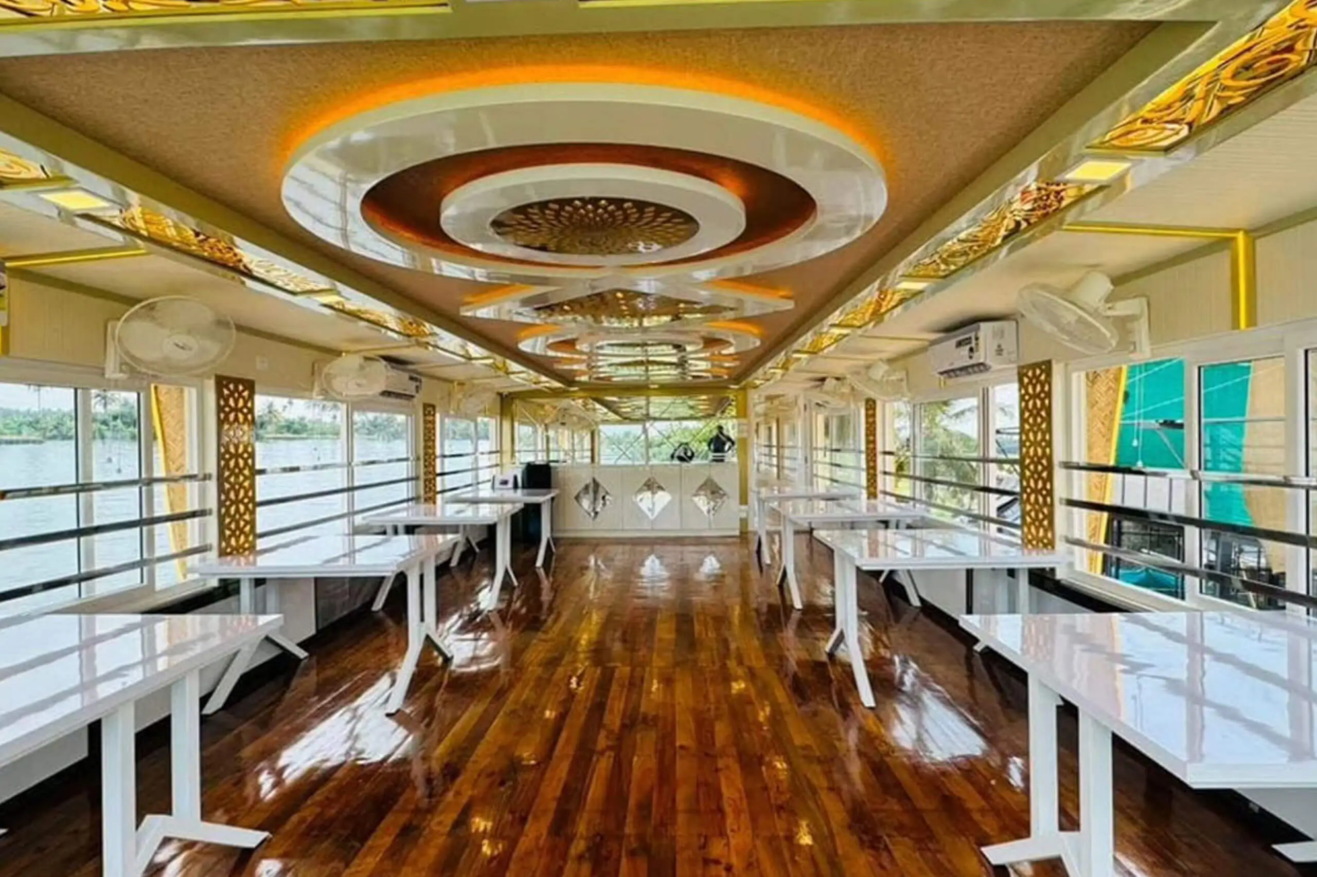 Luxury 7 Bedroom Houseboat